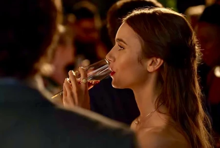 Превью сериала Эмили в Париже с 2020 года